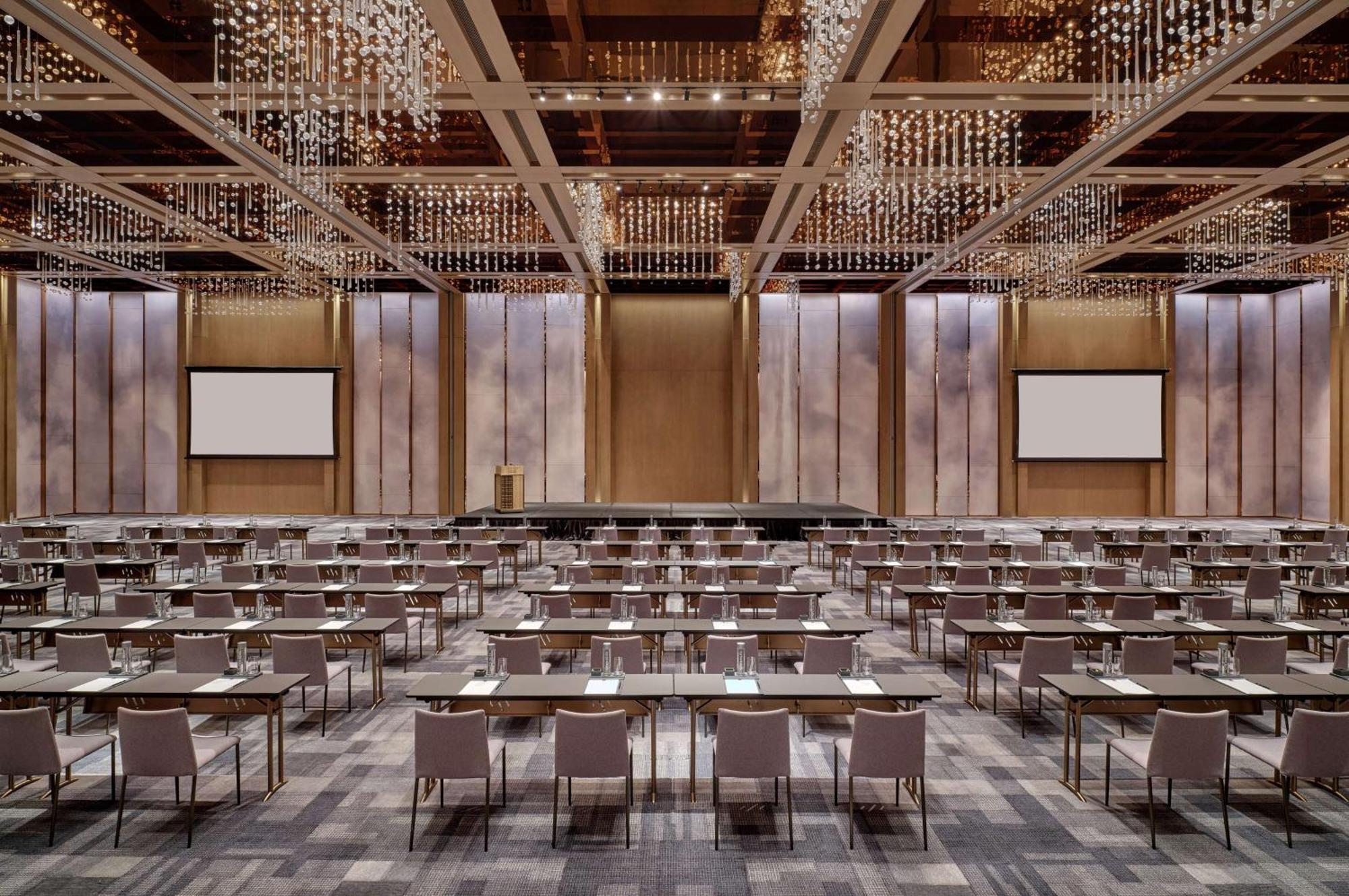 Conrad Shenzhen, The First Art Museum Hotel In Greater Bay Area With The Stunning Bay And Sunset View In The Hotel Terrace Exterior photo
