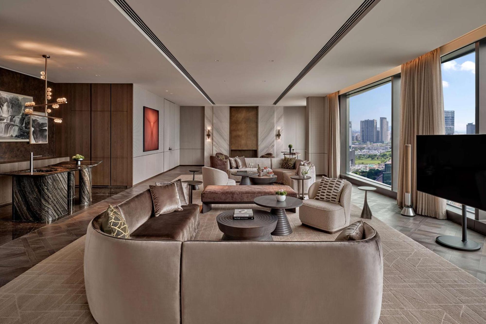 Conrad Shenzhen, The First Art Museum Hotel In Greater Bay Area With The Stunning Bay And Sunset View In The Hotel Terrace Exterior photo